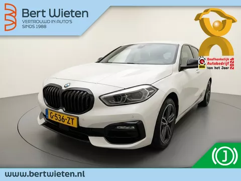 118i High Executive Edition | Geen import | Stuurverwarming | Stoel Verwarming